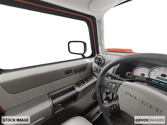 Hummer H2 2004 photo 2