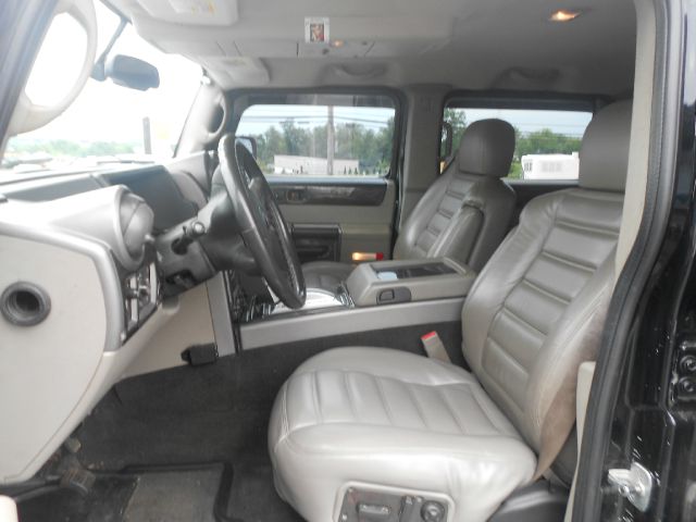 Hummer H2 2004 photo 2