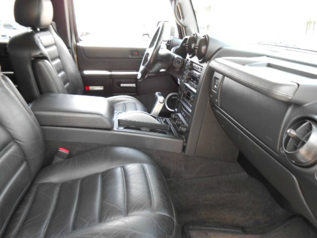 Hummer H2 2005 photo 2
