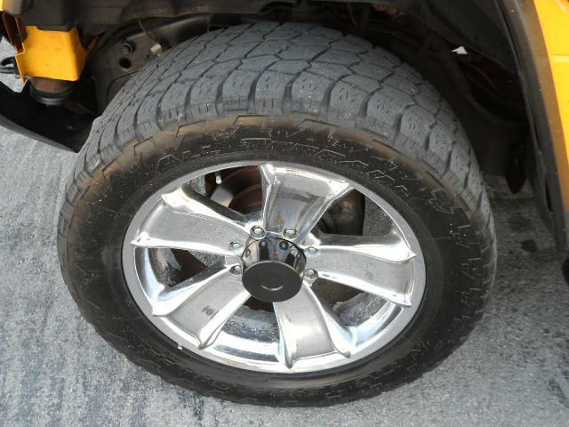 Hummer H2 2005 photo 1