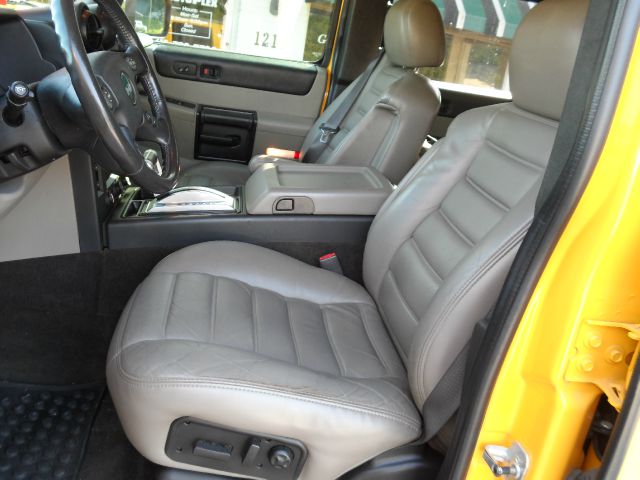 Hummer H2 2005 photo 16