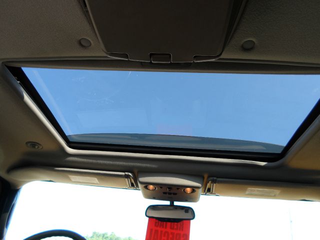 Hummer H2 2005 photo 26