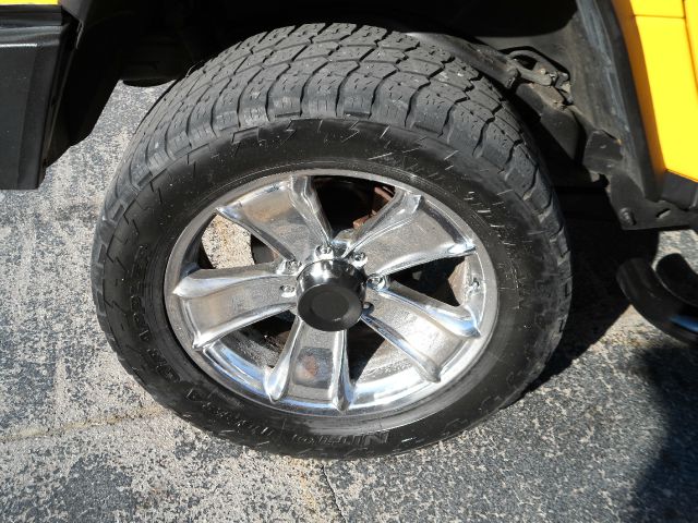 Hummer H2 2005 photo 6