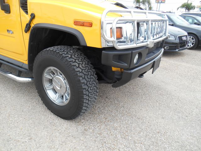 Hummer H2 2005 photo 2