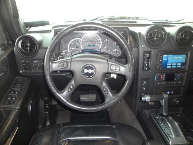 Hummer H2 2005 photo 2