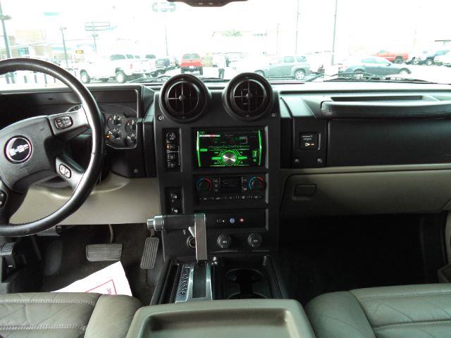 Hummer H2 2005 photo 2