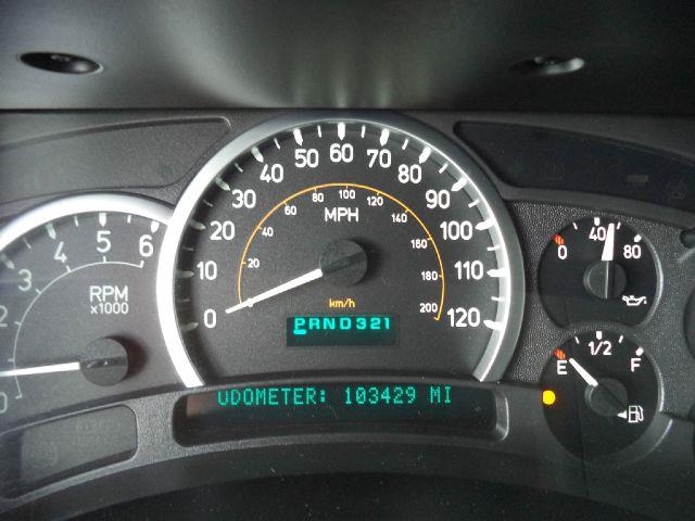 Hummer H2 2005 photo 3