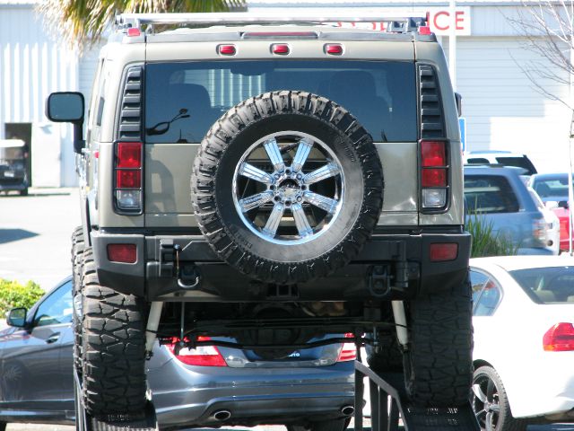 Hummer H2 2006 photo 2