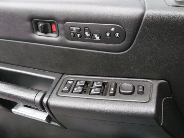 Hummer H2 SUT 2006 photo 1