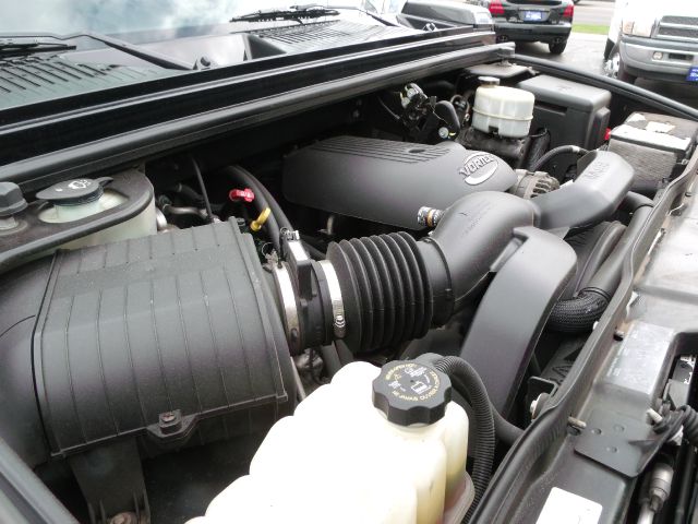 Hummer H2 SUT 2006 photo 12