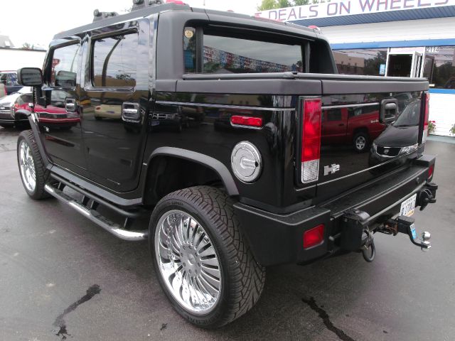 Hummer H2 SUT 2006 photo 2