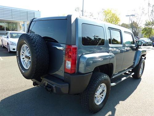 Hummer H3 2006 photo 1