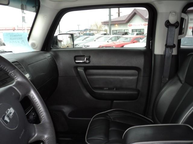 Hummer H3 2006 photo 2