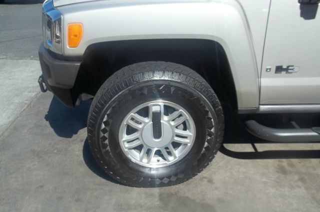 Hummer H3 2006 photo 1