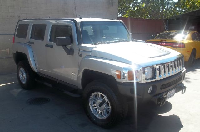 Hummer H3 2006 photo 2