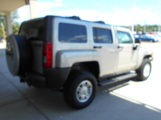 Hummer H3 2006 photo 2