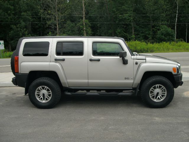 Hummer H3 2006 photo 1