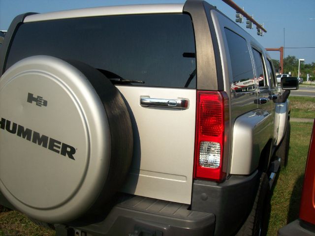 Hummer H3 2006 photo 1