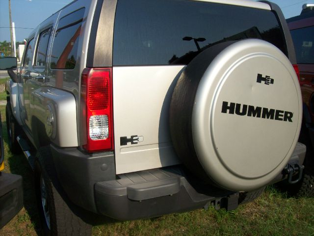 Hummer H3 2006 photo 2