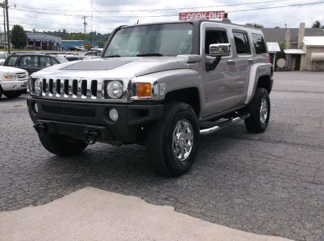 Hummer H3 2006 photo 1