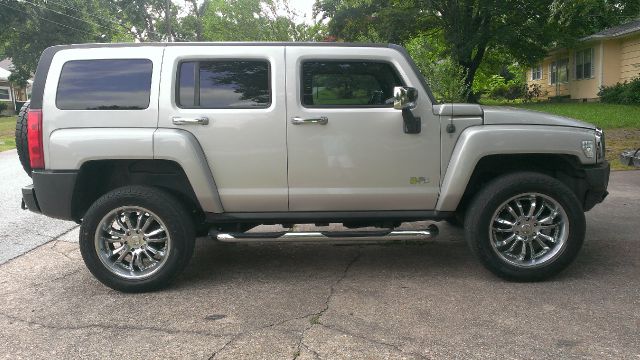 Hummer H3 2006 photo 1