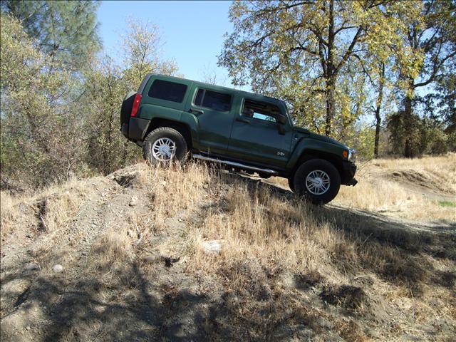 Hummer H3 2006 photo 1