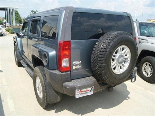 Hummer H3 2006 photo 2