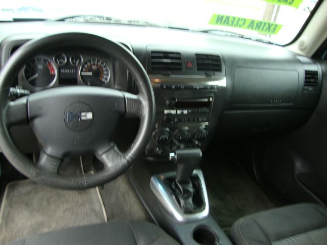 Hummer H3 2006 photo 2