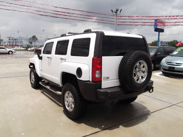 Hummer H3 Base SUV