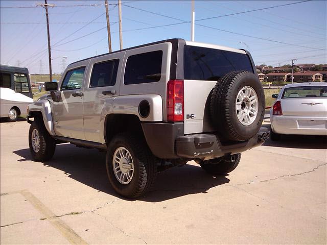 Hummer H3 2007 photo 2