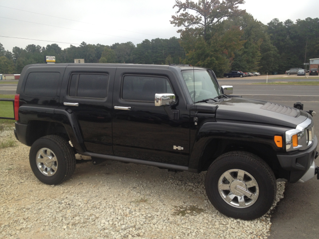 Hummer H3 Base SUV