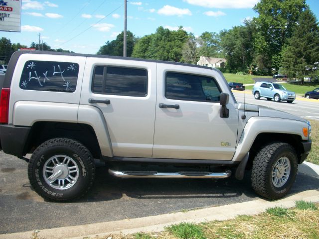 Hummer H3 Base SUV