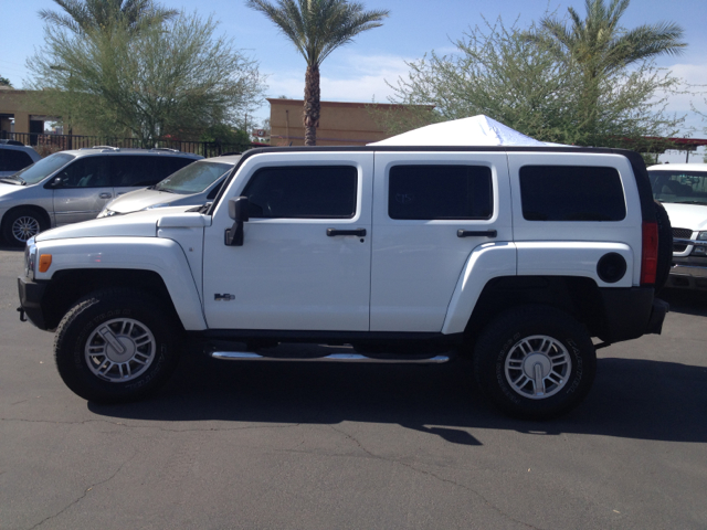 Hummer H3 Base SUV