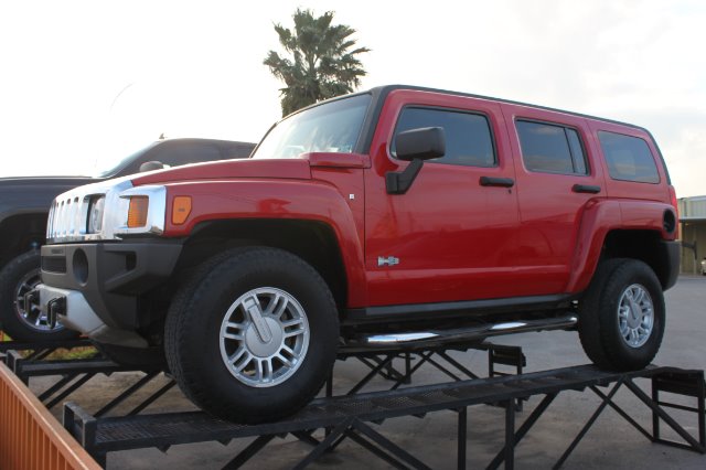 Hummer H3 2009 photo 2
