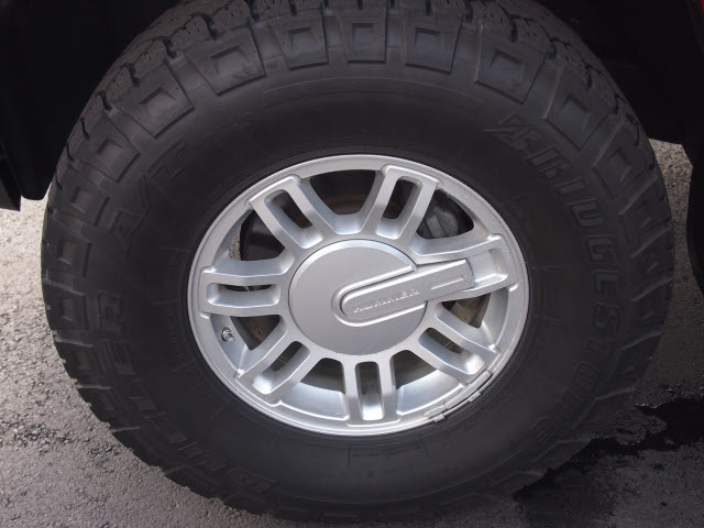 Hummer H3 2009 photo 1