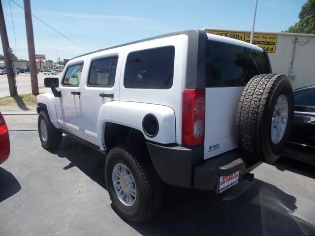 Hummer H3 2009 photo 3