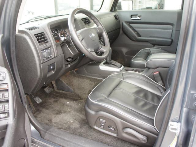 Hummer H3 2009 photo 2