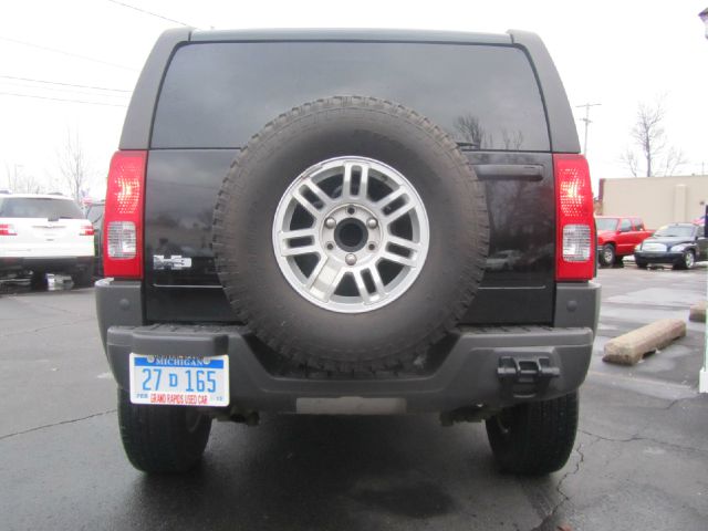 Hummer H3 2009 photo 28
