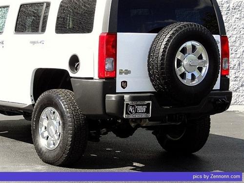 Hummer H3 2010 photo 1
