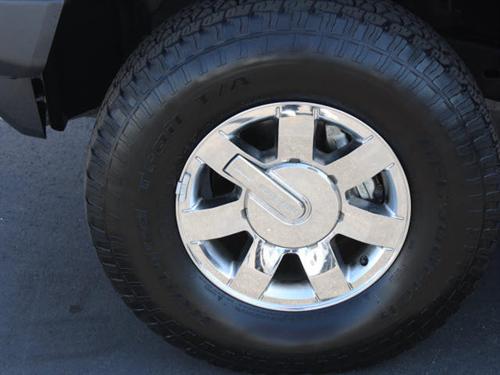 Hummer H3 2010 photo 1