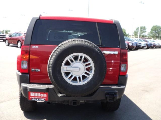 Hummer H3 2010 photo 3