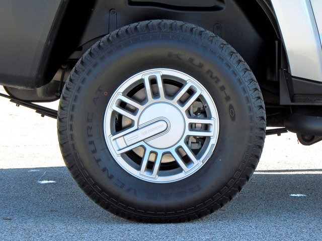 Hummer H3 2010 photo 2