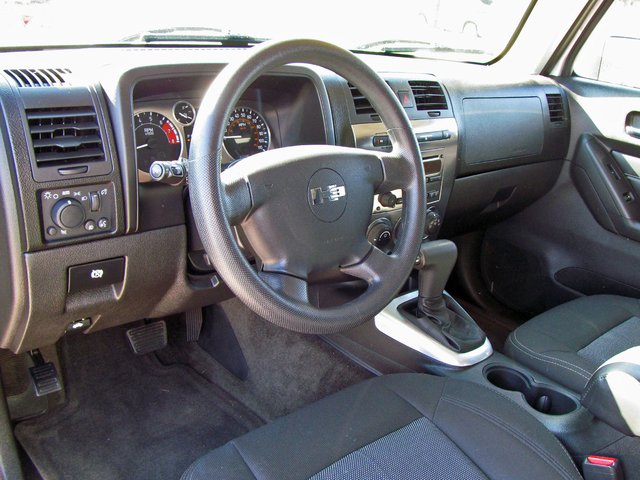 Hummer H3 2010 photo 4