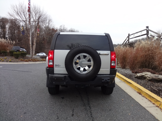 Hummer H3 2010 photo 4