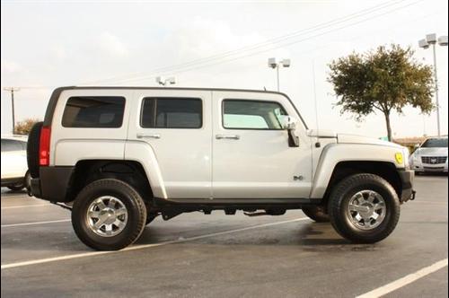 Hummer H3 2010 photo 2