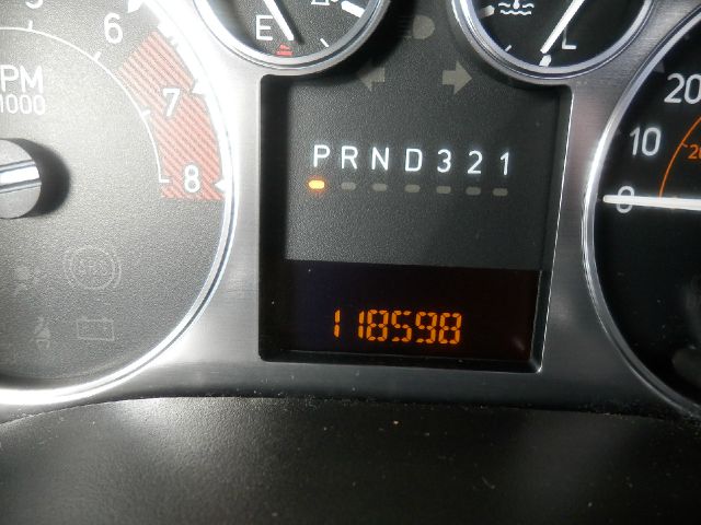 Hummer H3T 2009 photo 3