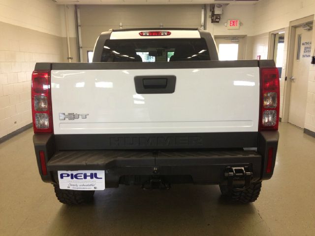 Hummer H3T 2009 photo 3