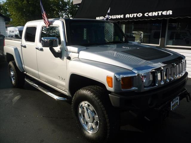 Hummer H3T Unknown Pickup Truck
