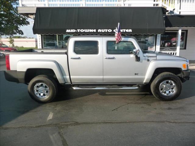 Hummer H3T 2010 photo 3