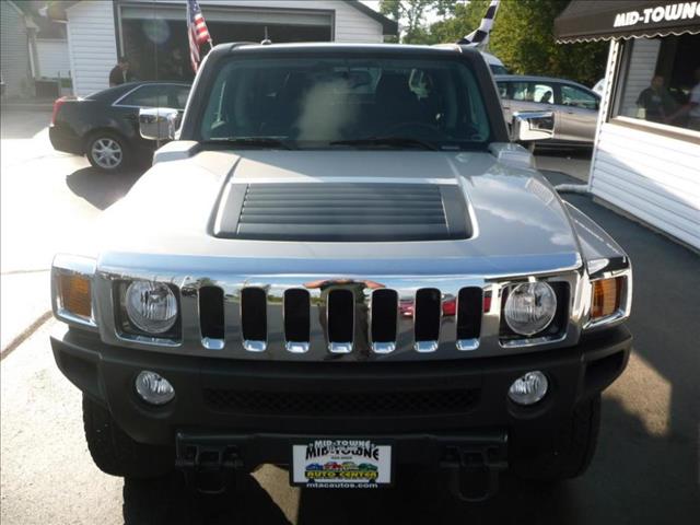 Hummer H3T 2010 photo 4